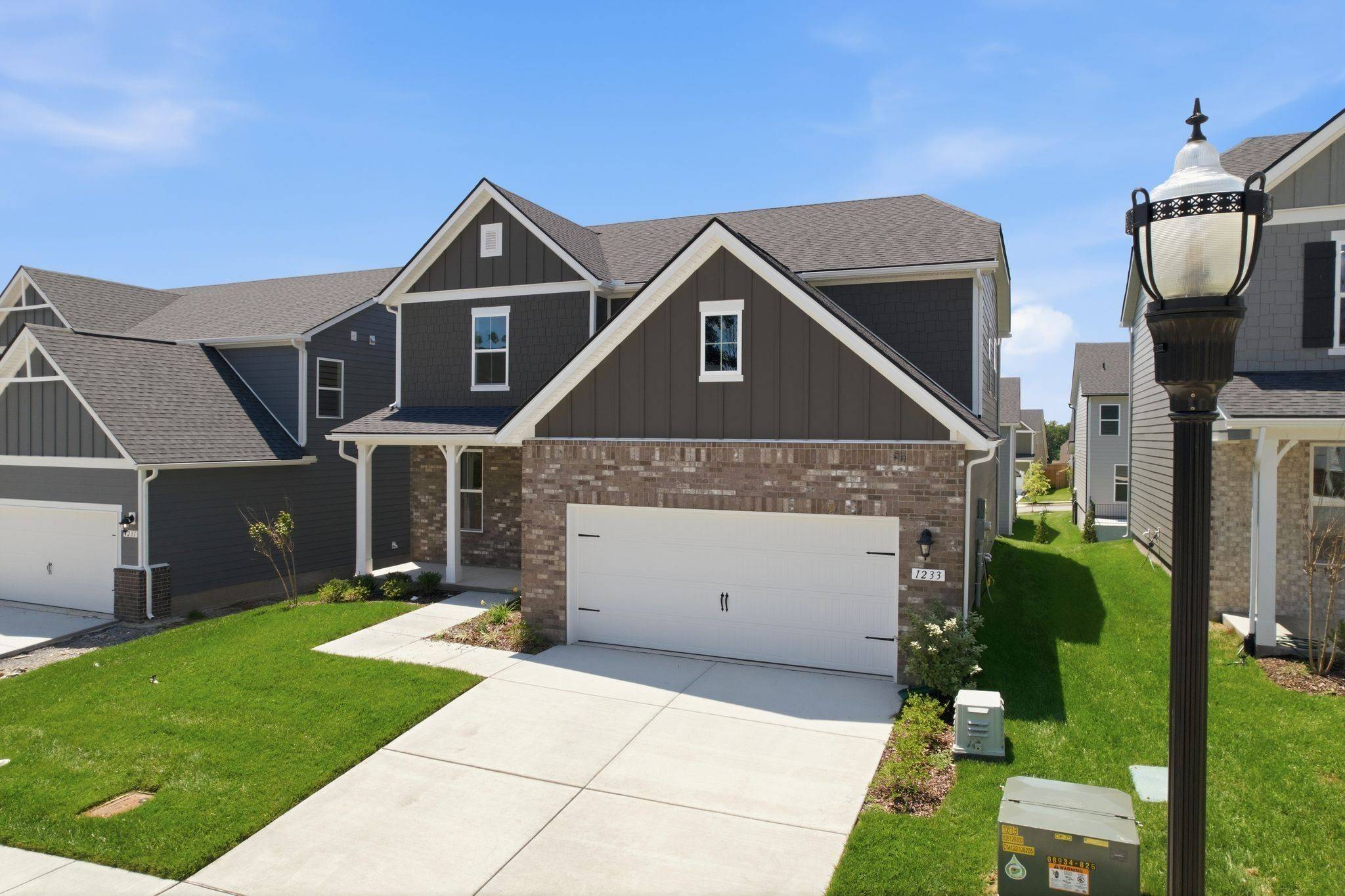 1233 Wallace Way, Hermitage, TN 37076