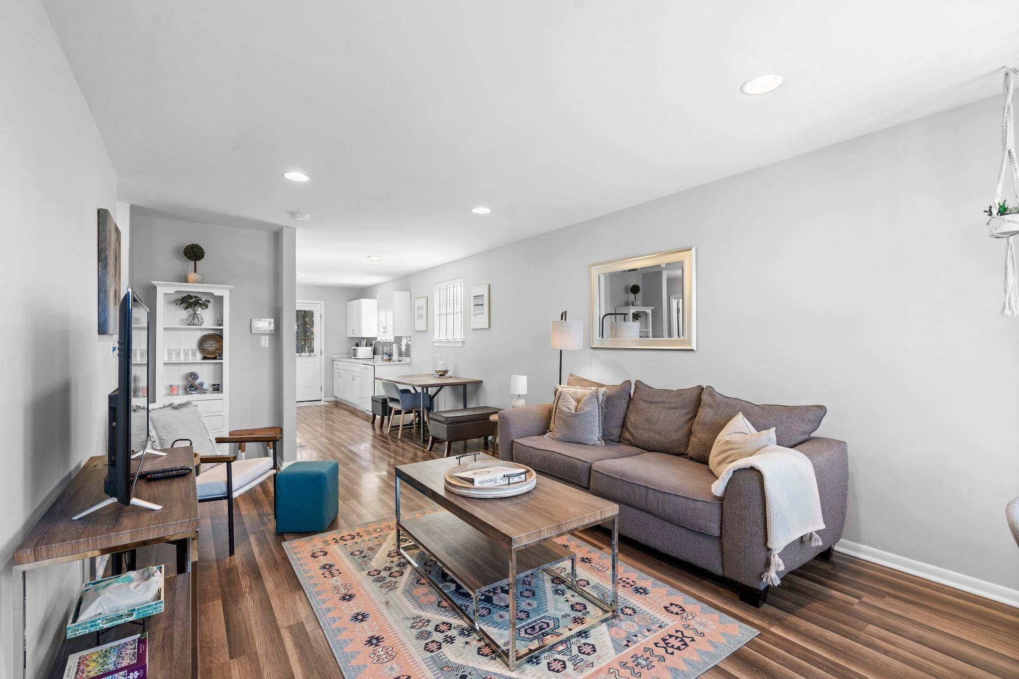 1122 2nd Ave #S, Nashville, TN 37210