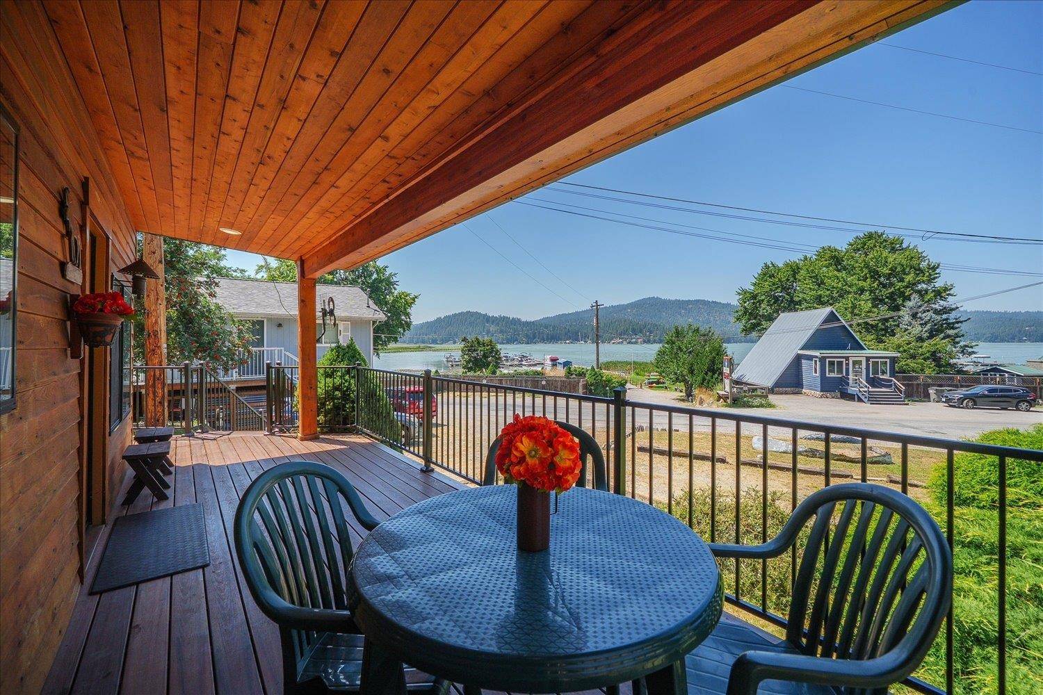12512 N East Newman Lake Dr, Newman Lake, WA 99025