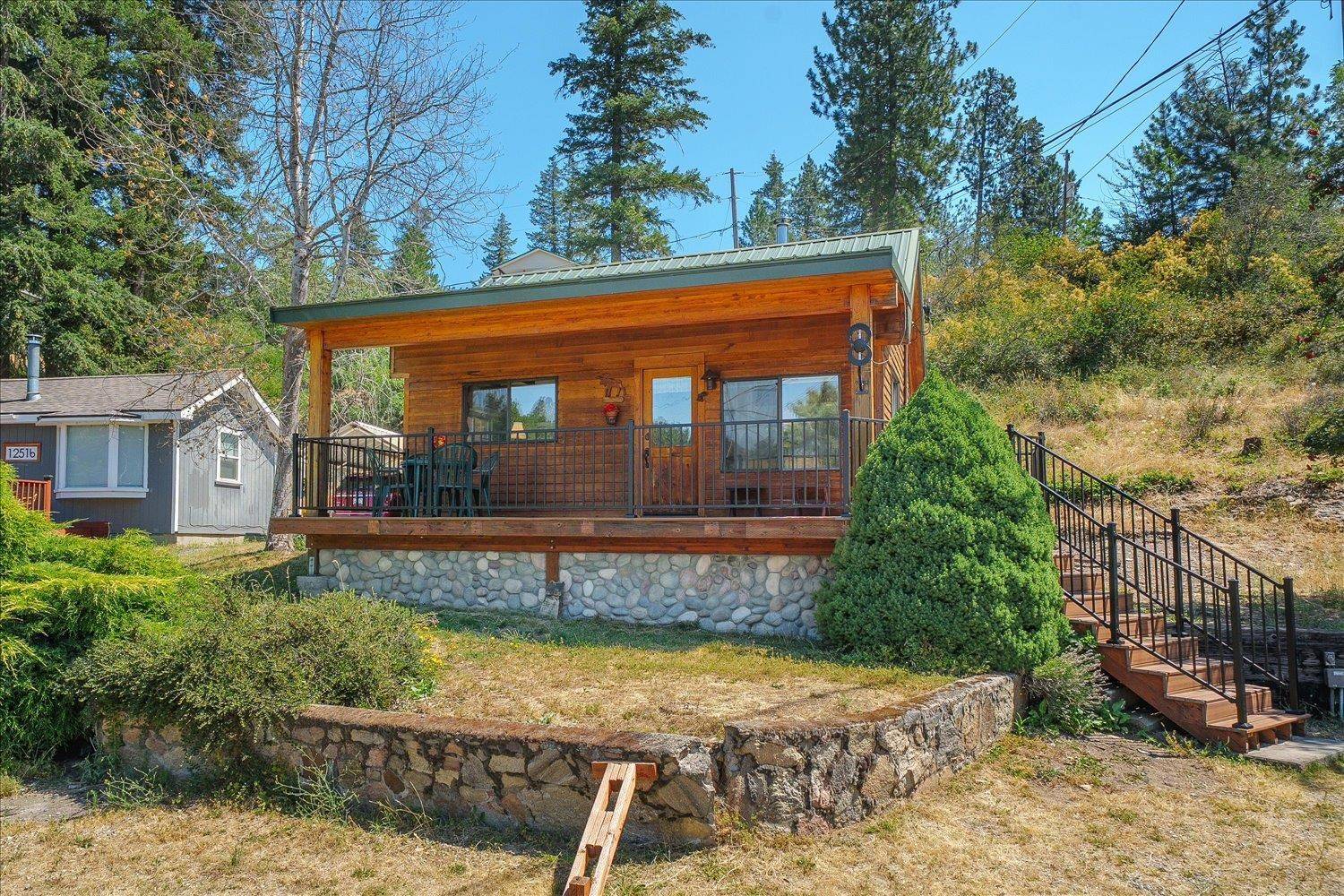 12512 N East Newman Lake Dr, Newman Lake, WA 99025