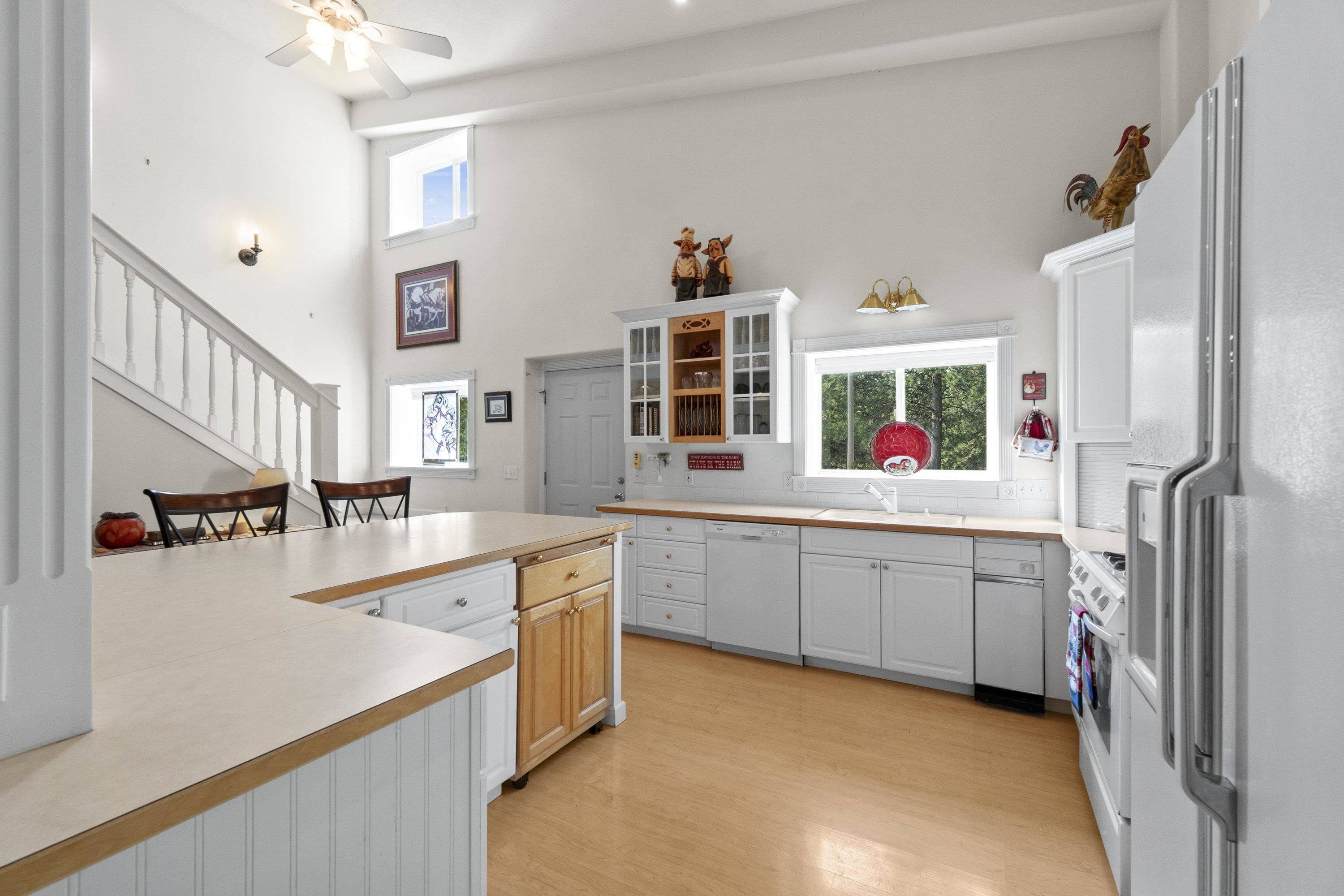 10718 S Mica Vista Ln, Mica, WA 99023