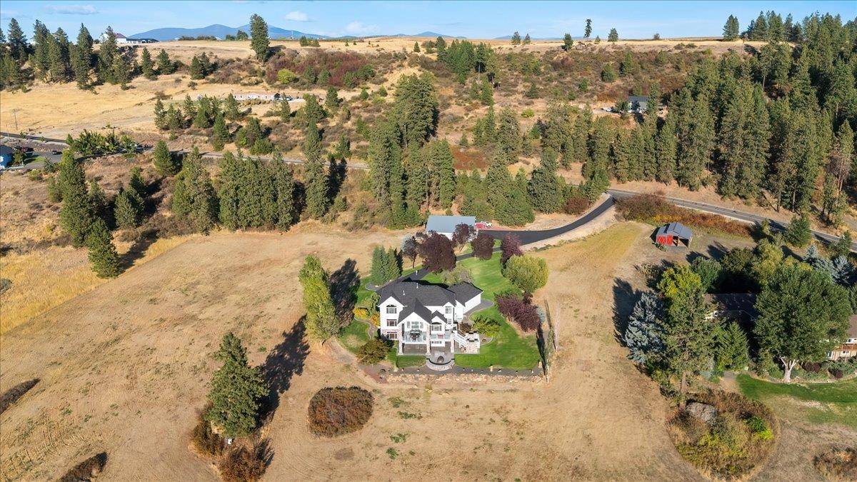 16815 N Greenbluff Rd, Colbert, WA 99005