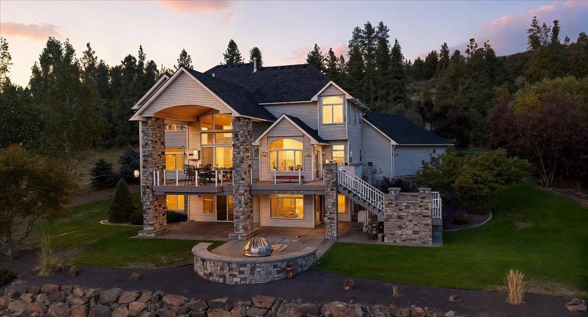 16815 N Greenbluff Rd, Colbert, WA 99005