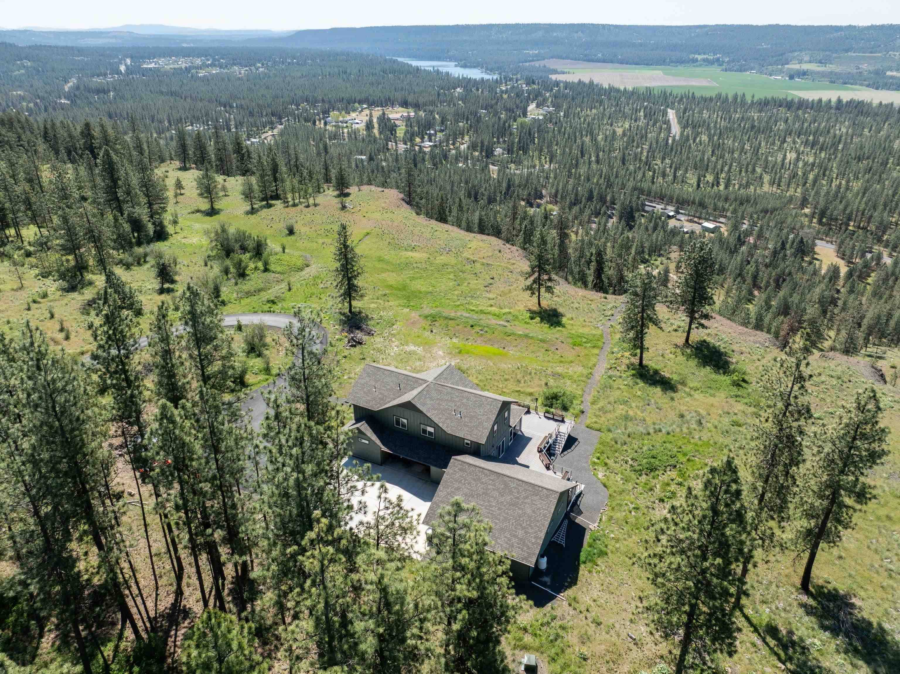 6560 Pine Ridge WAY, Nine Mile Falls, WA 99026