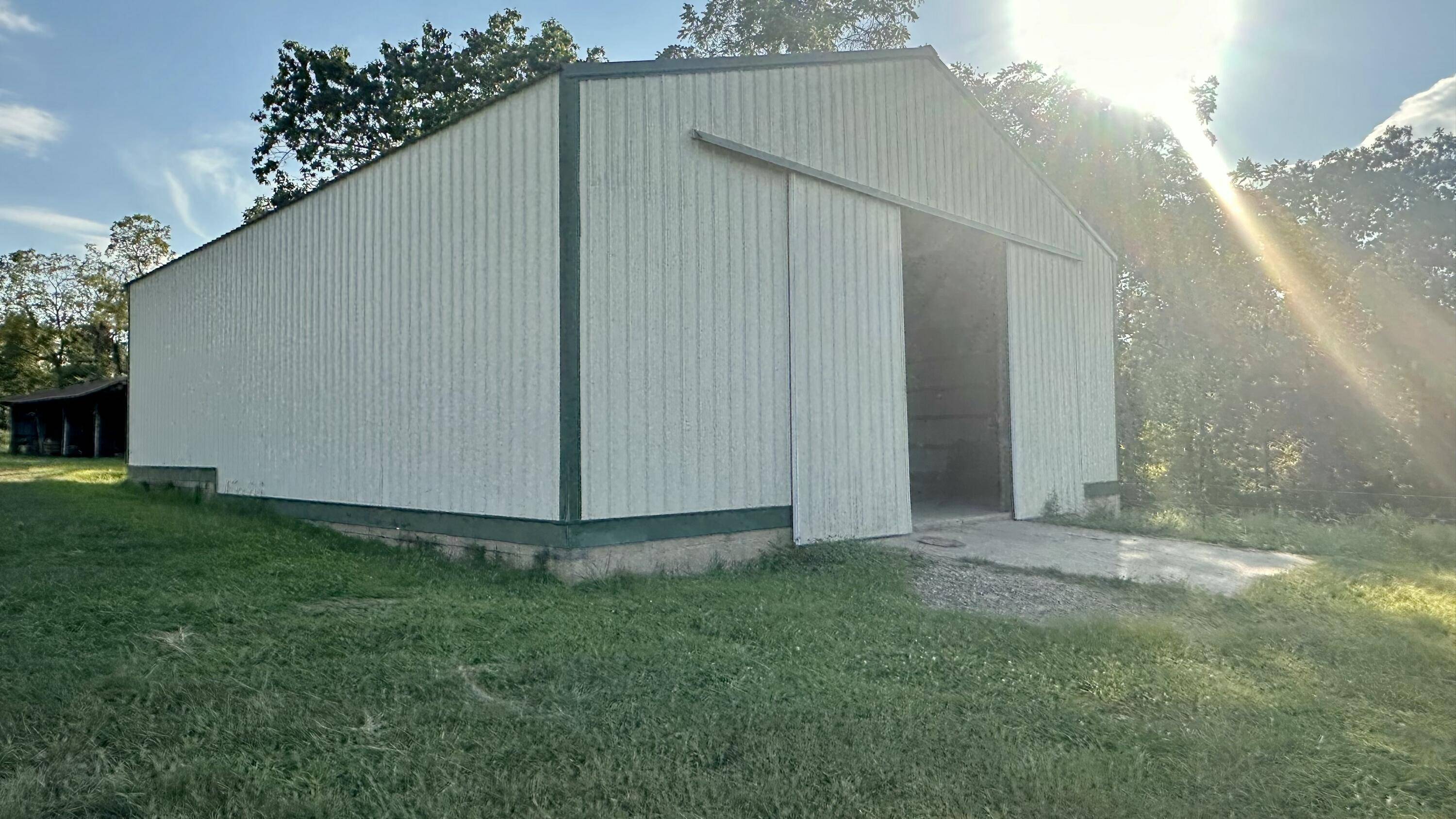 8301 Creek RD, Hartville, MO 65667