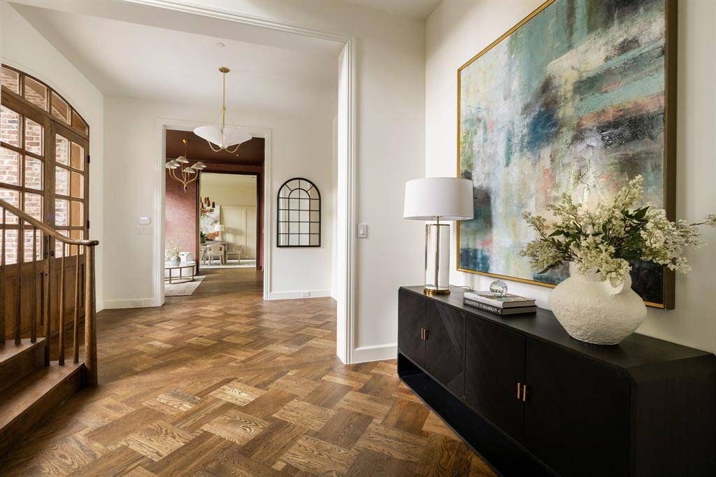 6124 Lakehurst Avenue, Dallas, TX 75230