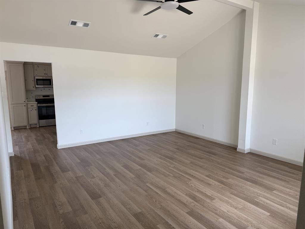 402 N Nolan River Road #A, Cleburne, TX 76033