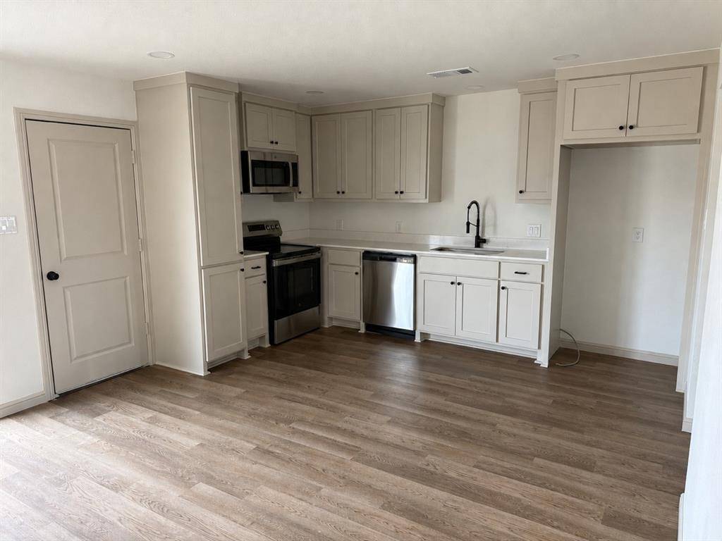 402 N Nolan River Road #A, Cleburne, TX 76033