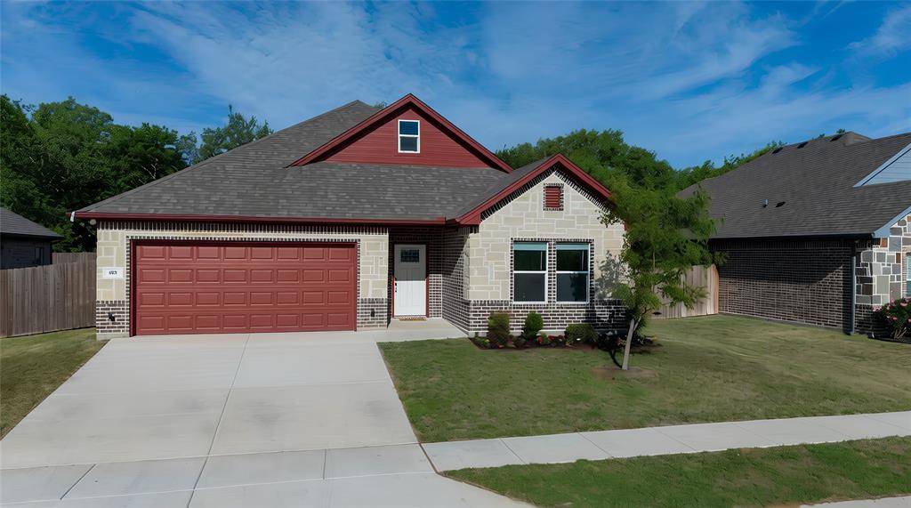 405 Titus Drive, Springtown, TX 76082