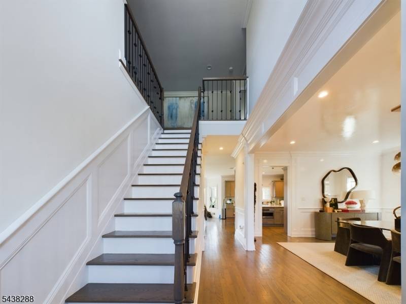 301 Garrett Rd, Mountainside Boro, NJ 07092