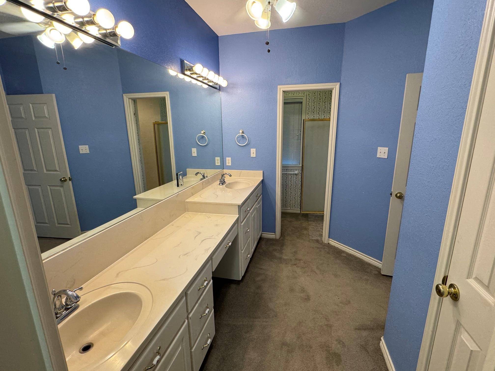 690 Ancient Oaks DR, Marble Falls, TX 78654