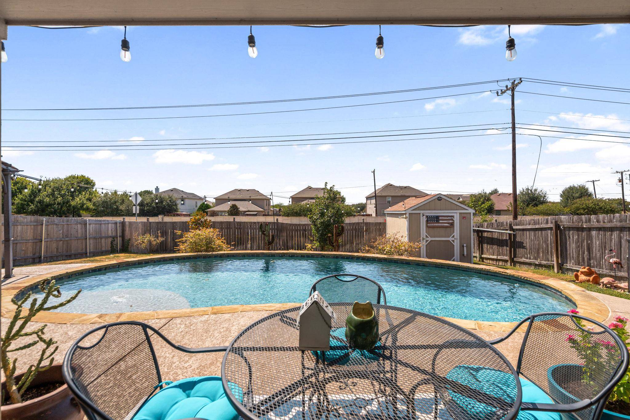 111 Plantain DR, Hutto, TX 78634
