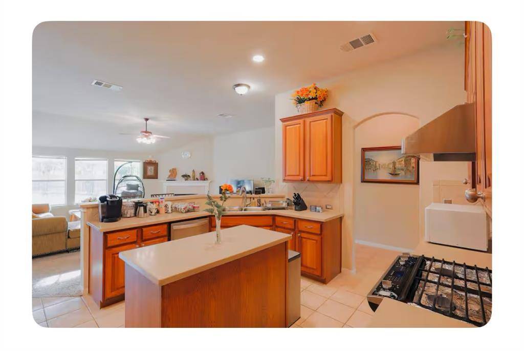 701 Stokesay Castle PATH, Pflugerville, TX 78660