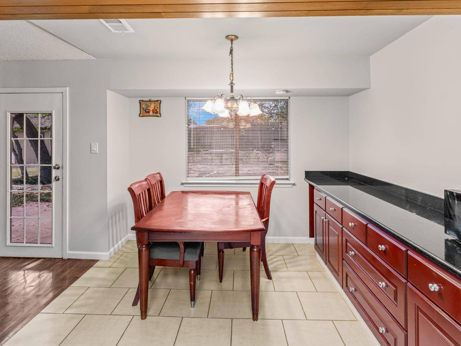 404 MULBERRY DR, Austin, TX 78745