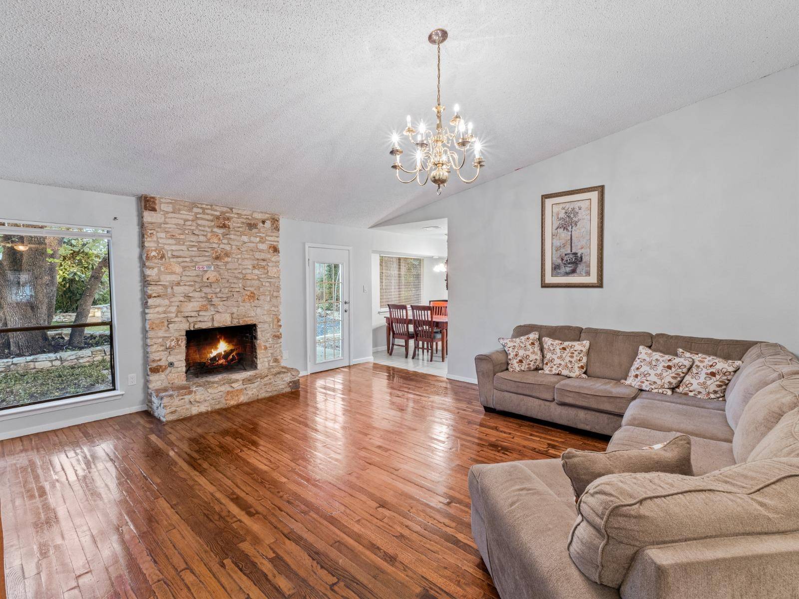 404 MULBERRY DR, Austin, TX 78745