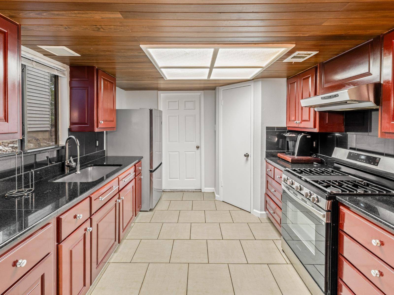 404 MULBERRY DR, Austin, TX 78745