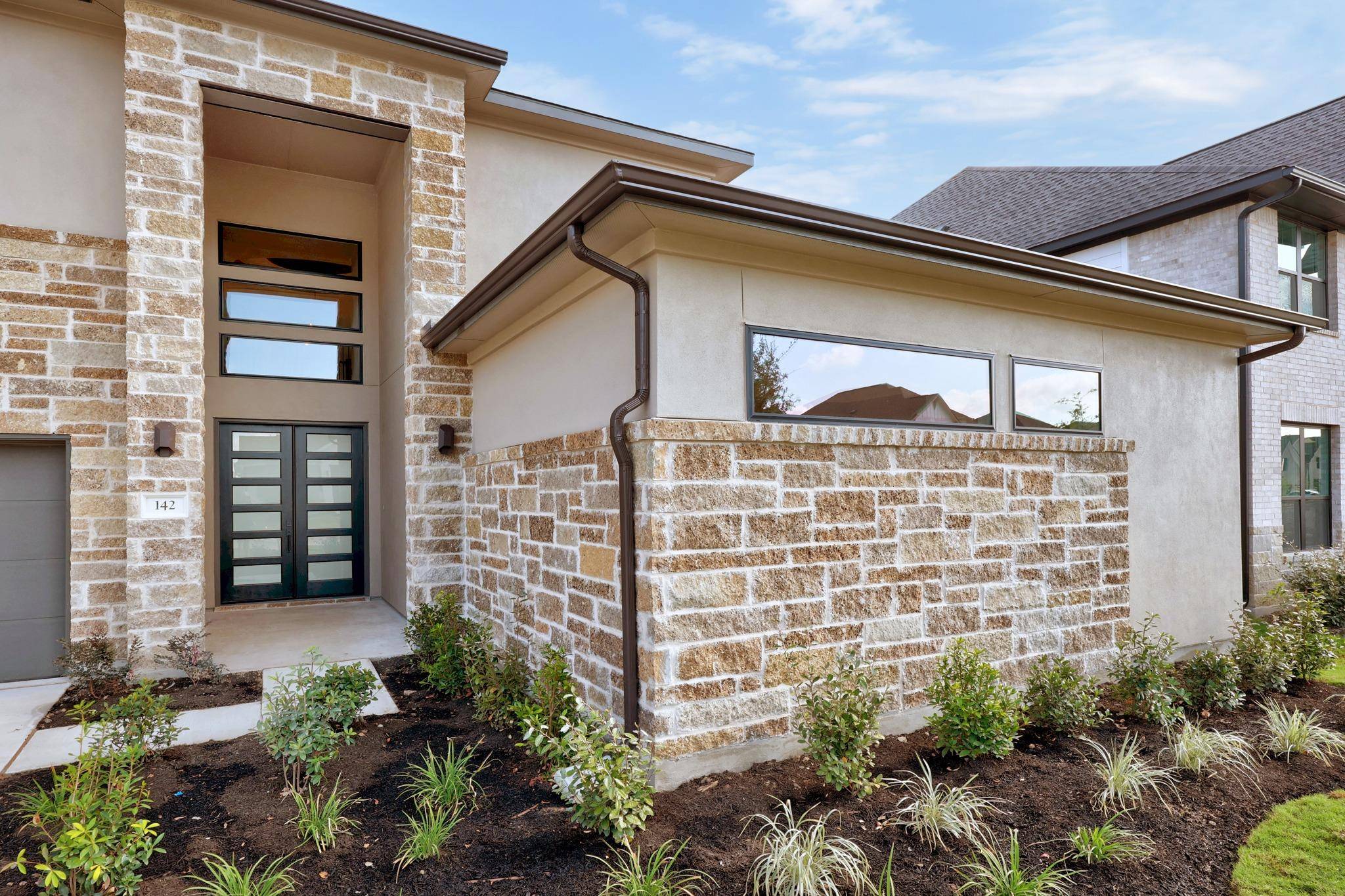 142 Montecilo DR, Liberty Hill, TX 78642