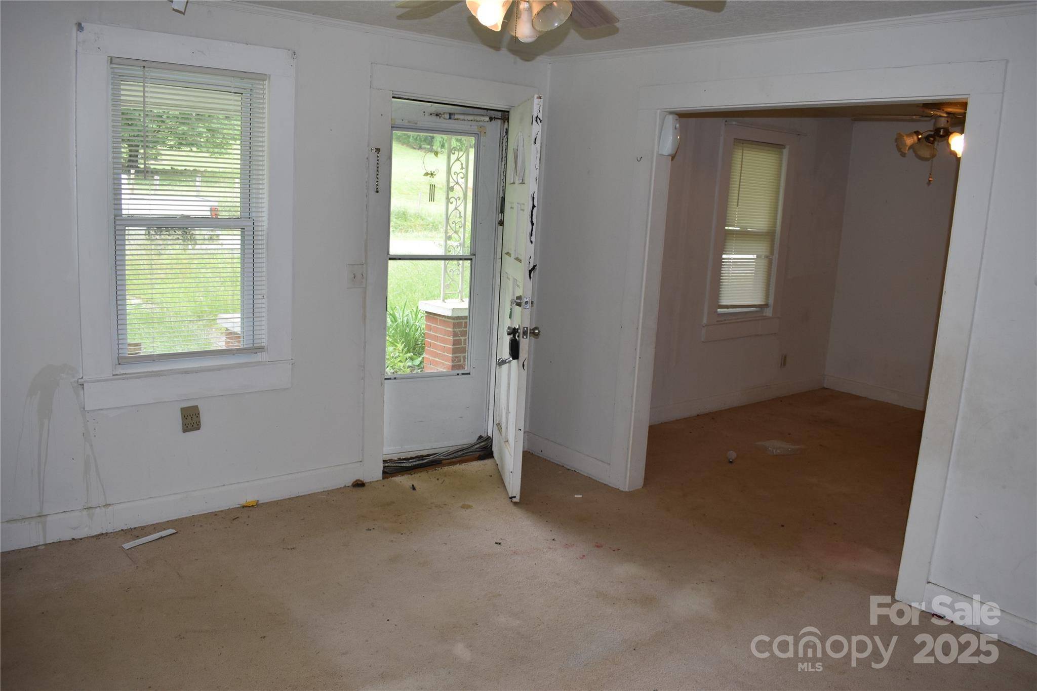 18417 Hwy 221 HWY N, Marion, NC 28752