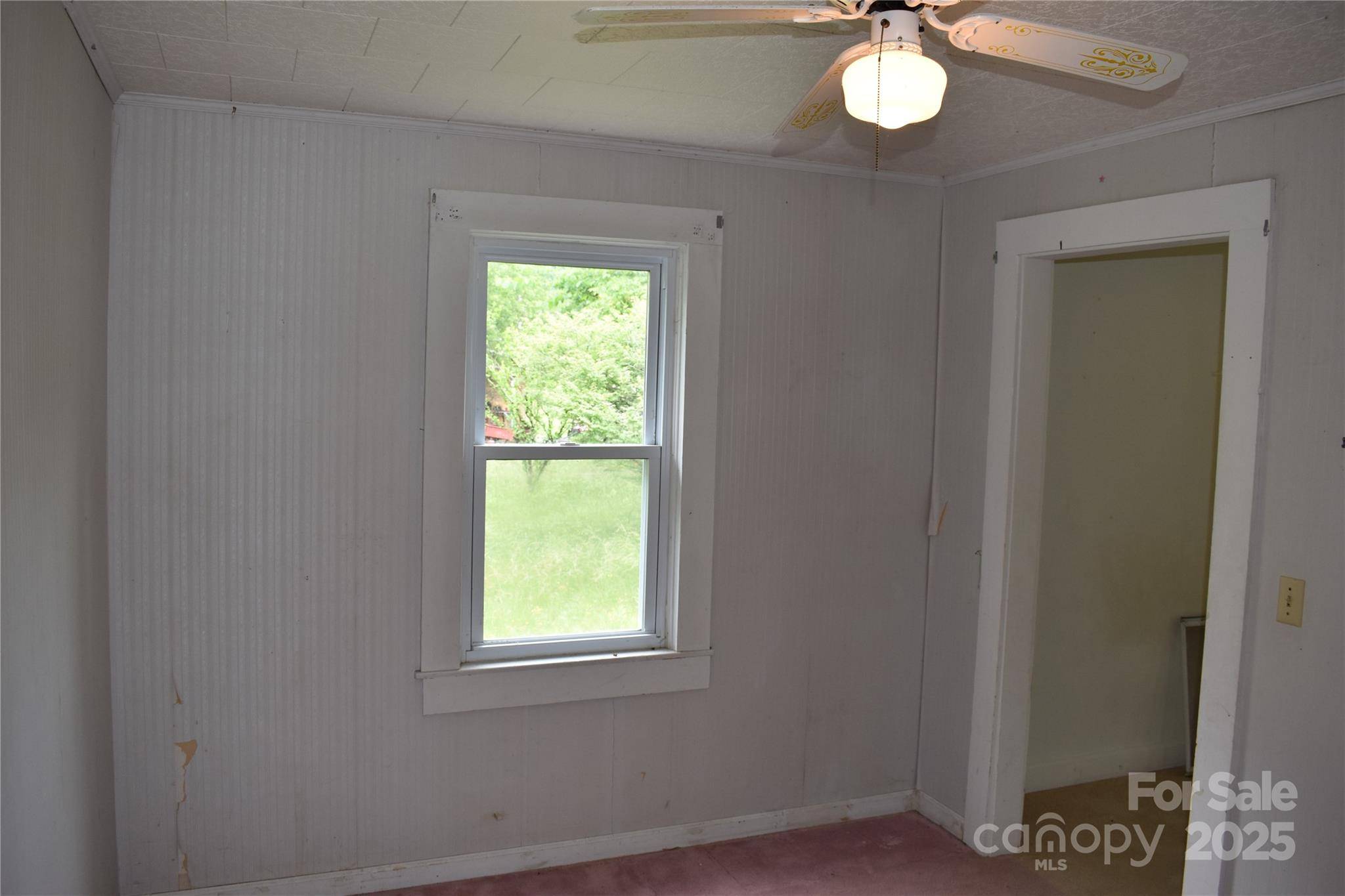 18417 Hwy 221 HWY N, Marion, NC 28752