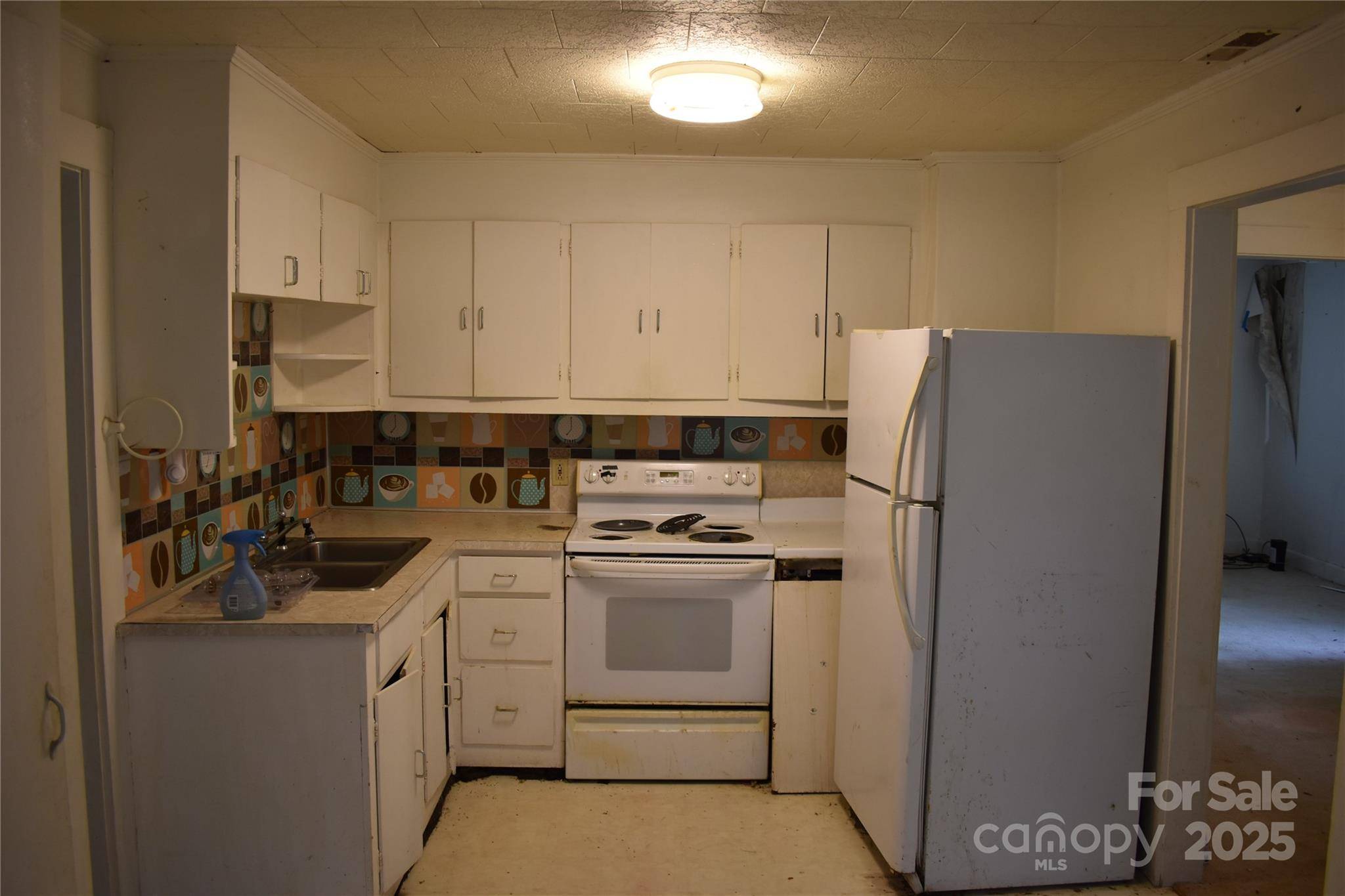 18417 Hwy 221 HWY N, Marion, NC 28752