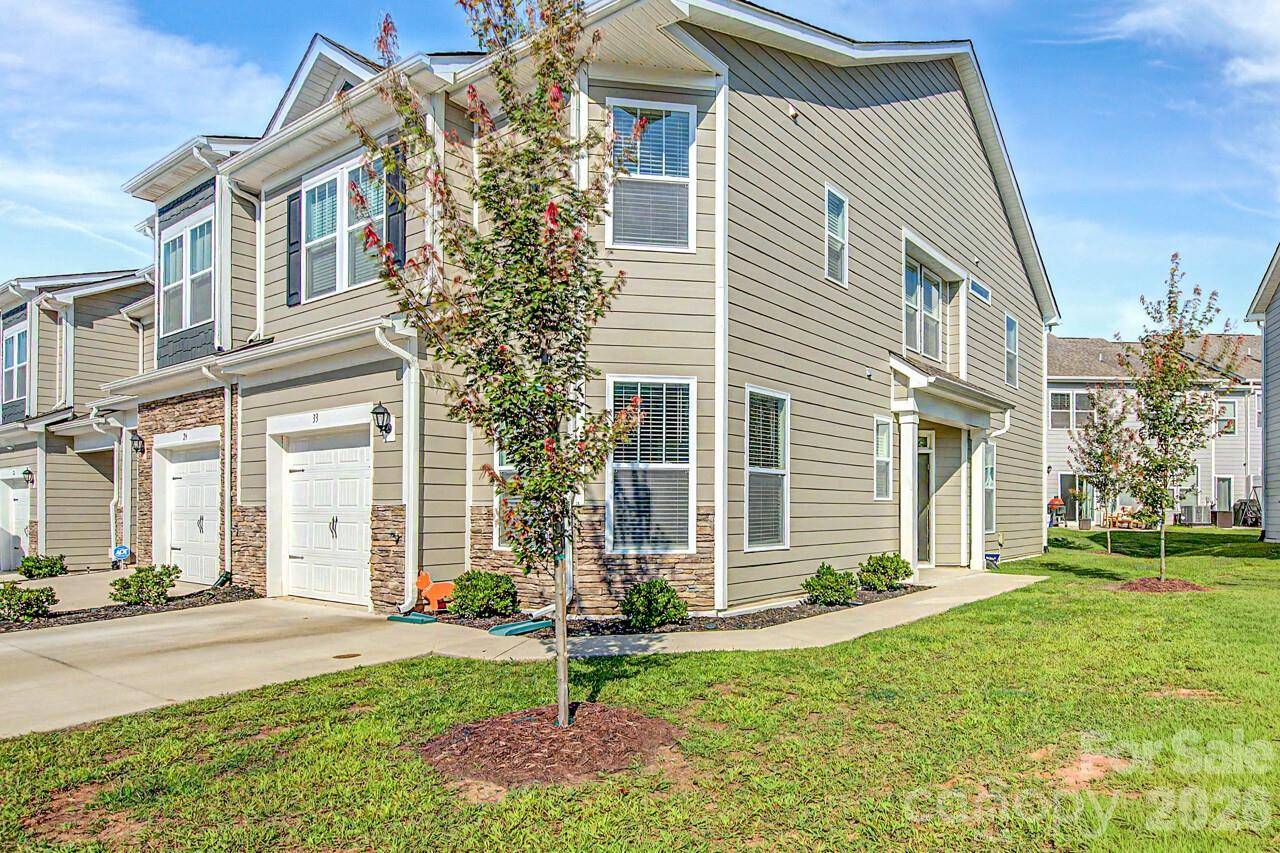 33 Cedar Hill RD, Hendersonville, NC 28792