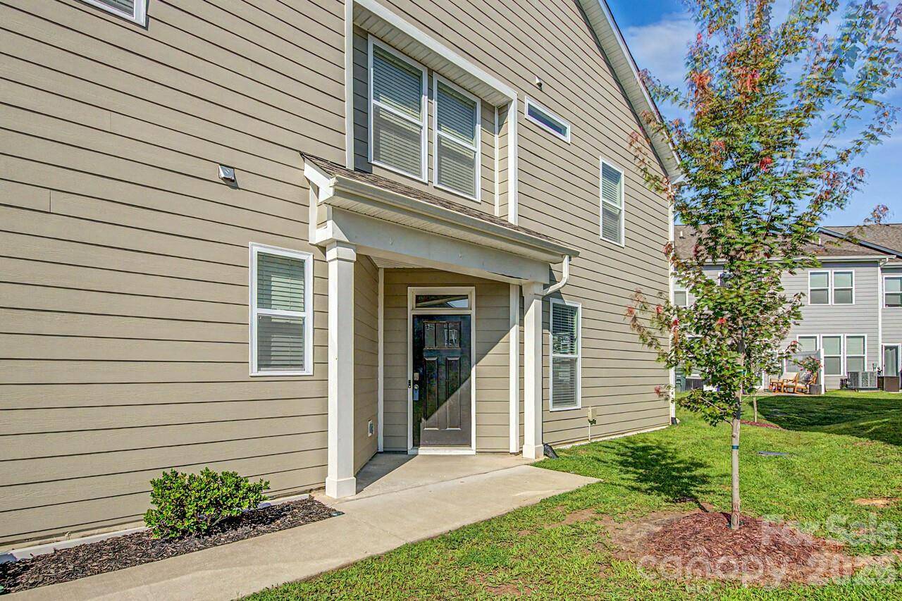 33 Cedar Hill RD, Hendersonville, NC 28792