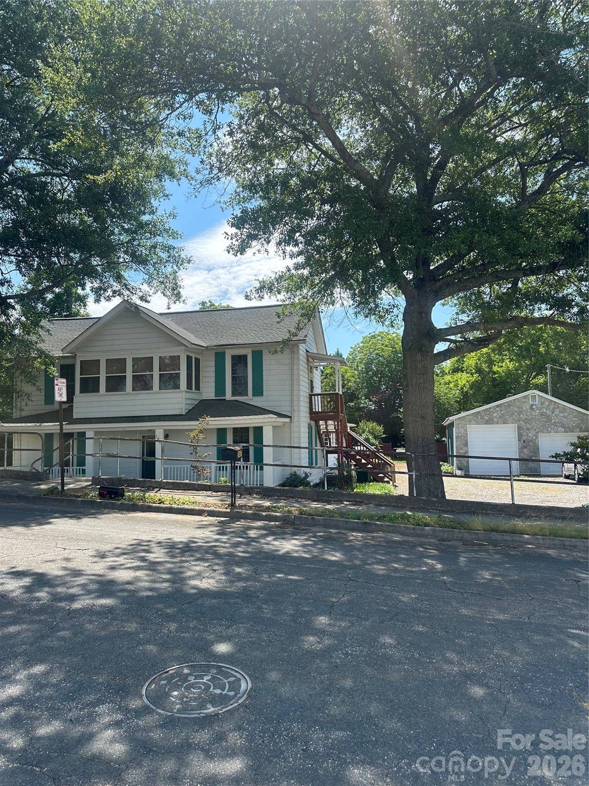 1407 N College AVE, Newton, NC 28658