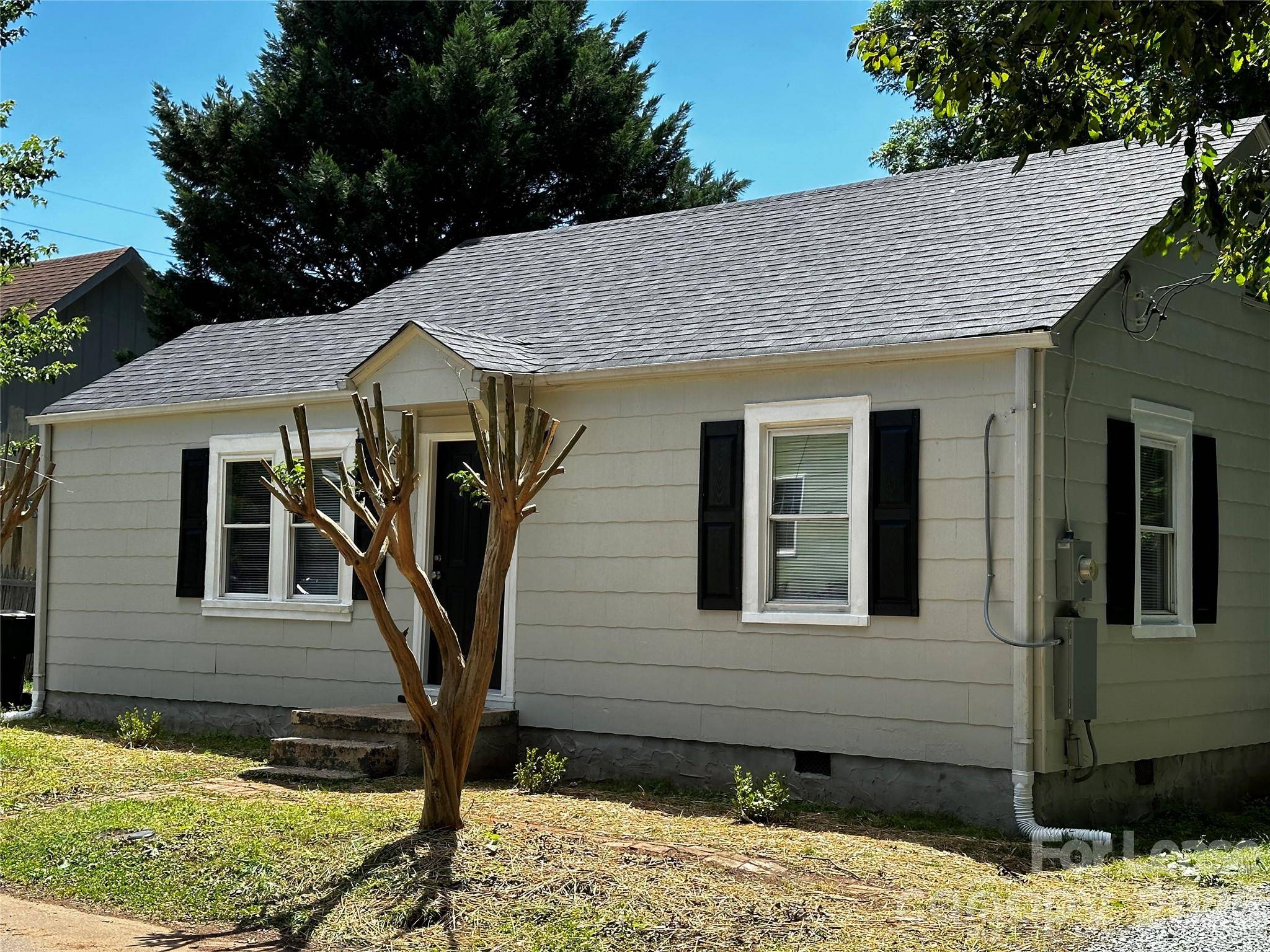 603 Robbins ST, Lexington, NC 27292