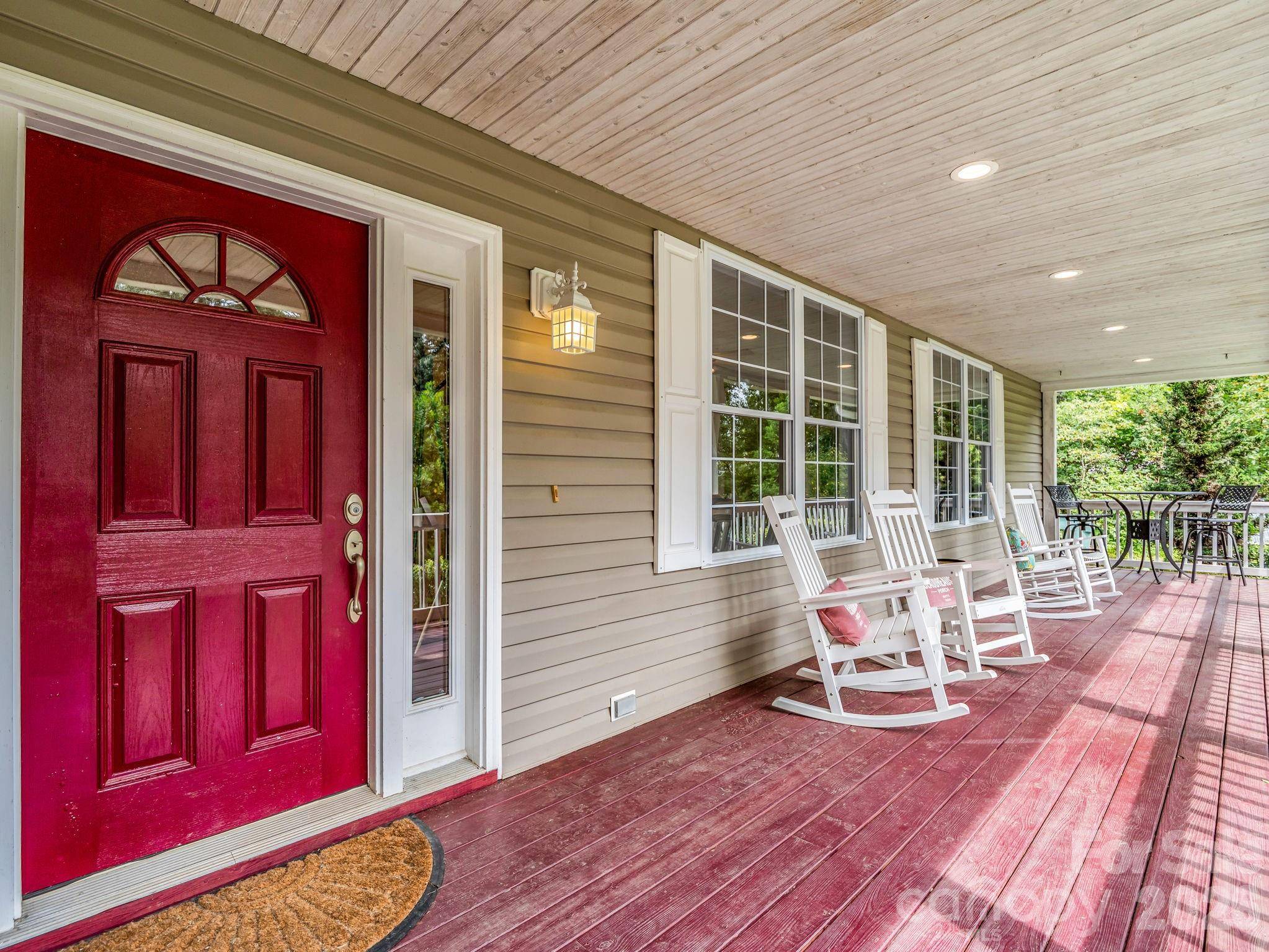 136 Limousine LN, Pisgah Forest, NC 28768