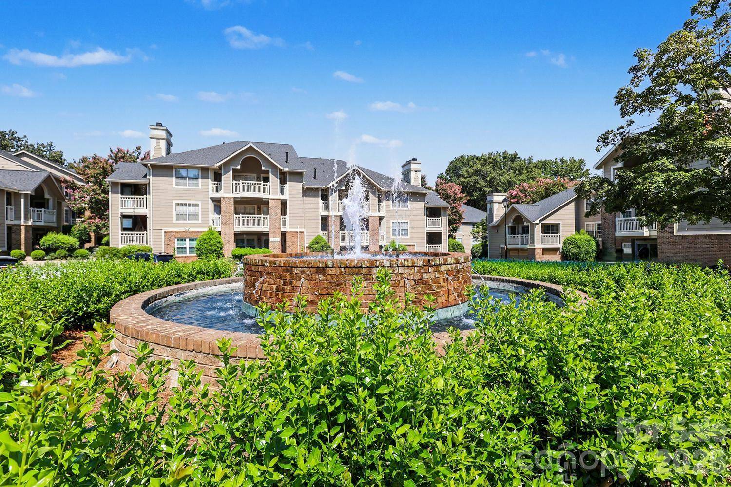 5009 Sharon RD #I, Charlotte, NC 28210