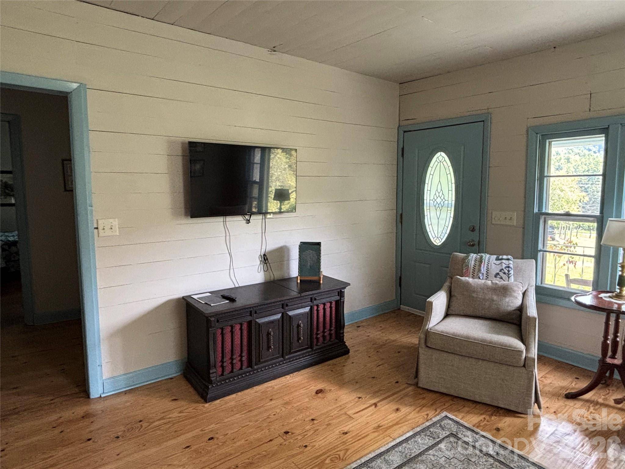 54 Jaimes LN, Bakersville, NC 28705