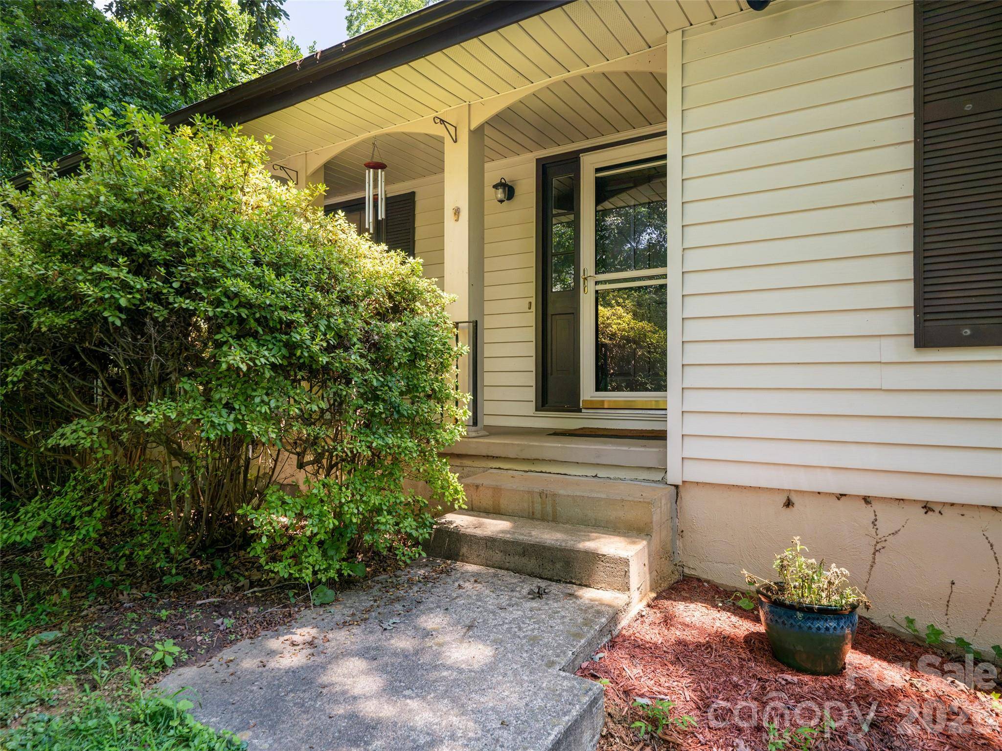 14 Forest Ridge DR, Arden, NC 28704