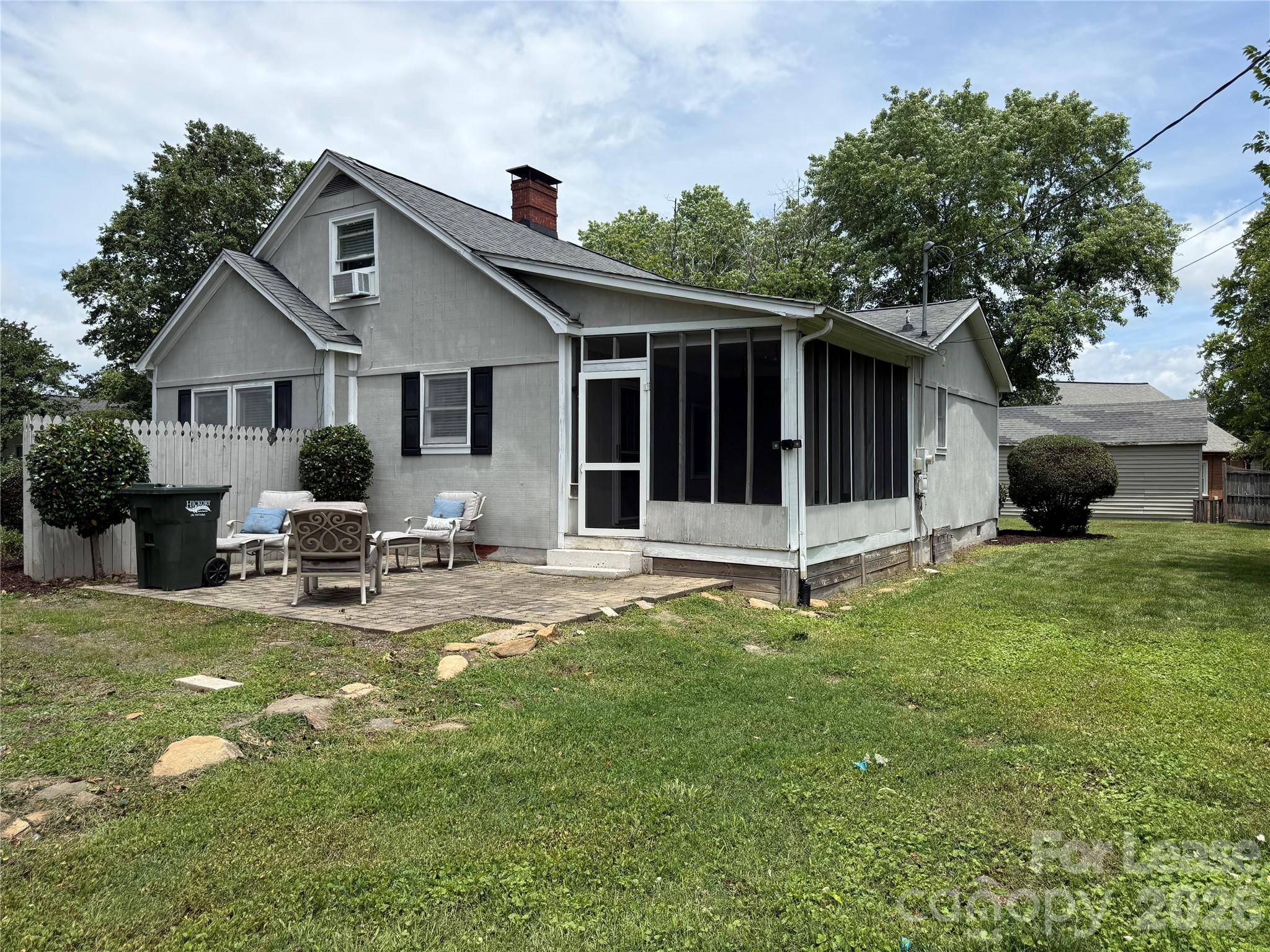 1117 13th AVE NW, Hickory, NC 28601