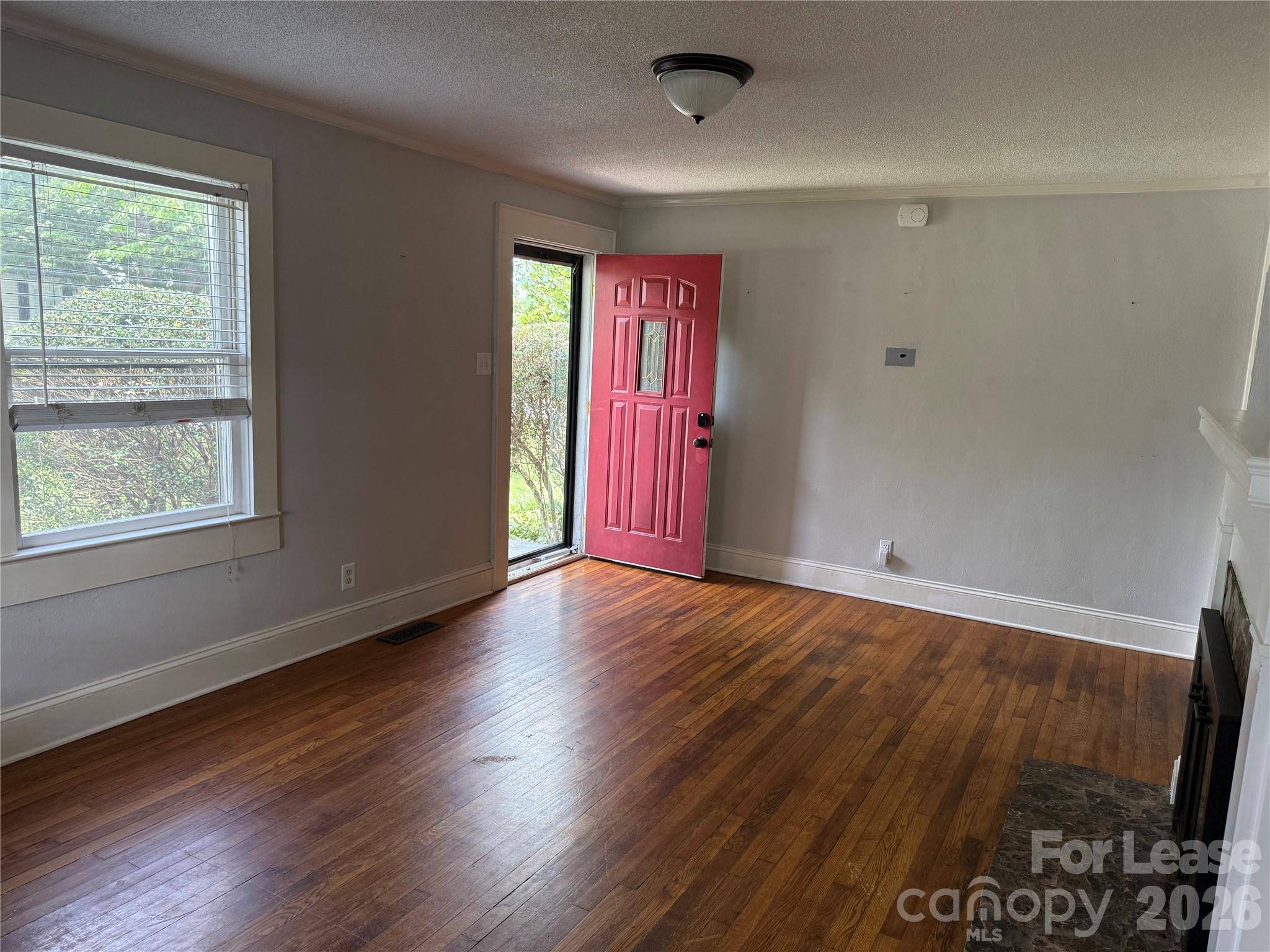 1117 13th AVE NW, Hickory, NC 28601