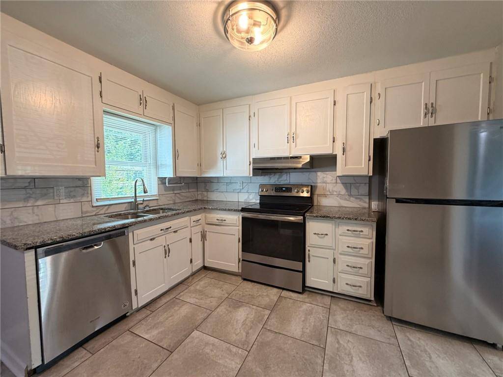 2602 NW 86th ST, Kansas City, MO 64154