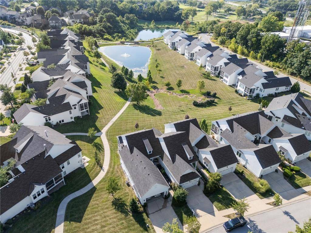 6140 Lime Stone CT, Parkville, MO 64152