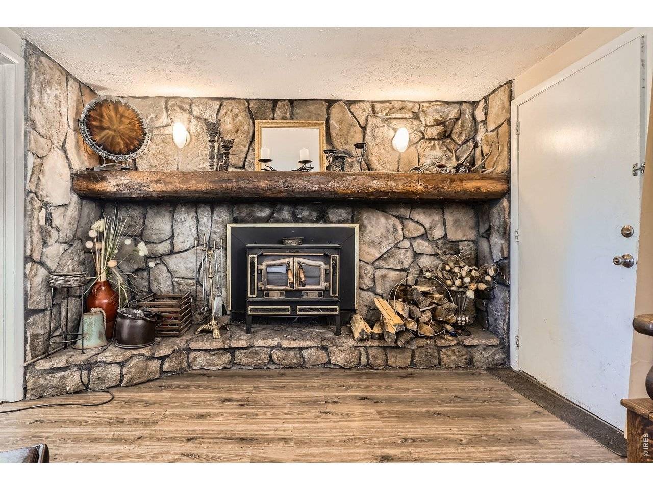 33 L, Golden, CO 80403