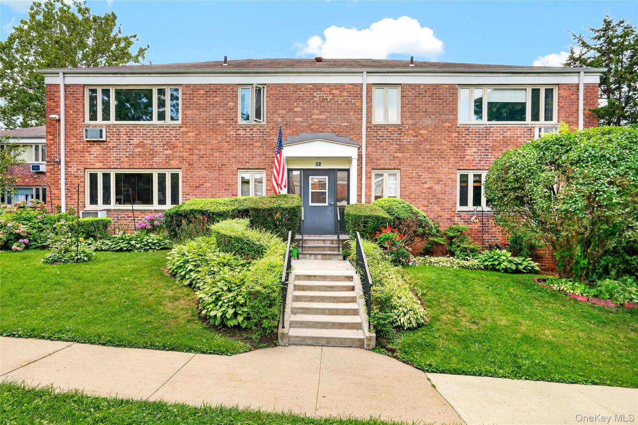 52 Lawrence DR #D, White Plains, NY 10603