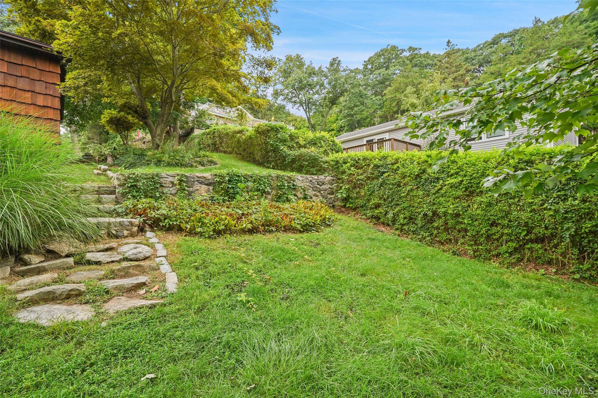 17 Mary AVE, Mahopac, NY 10541