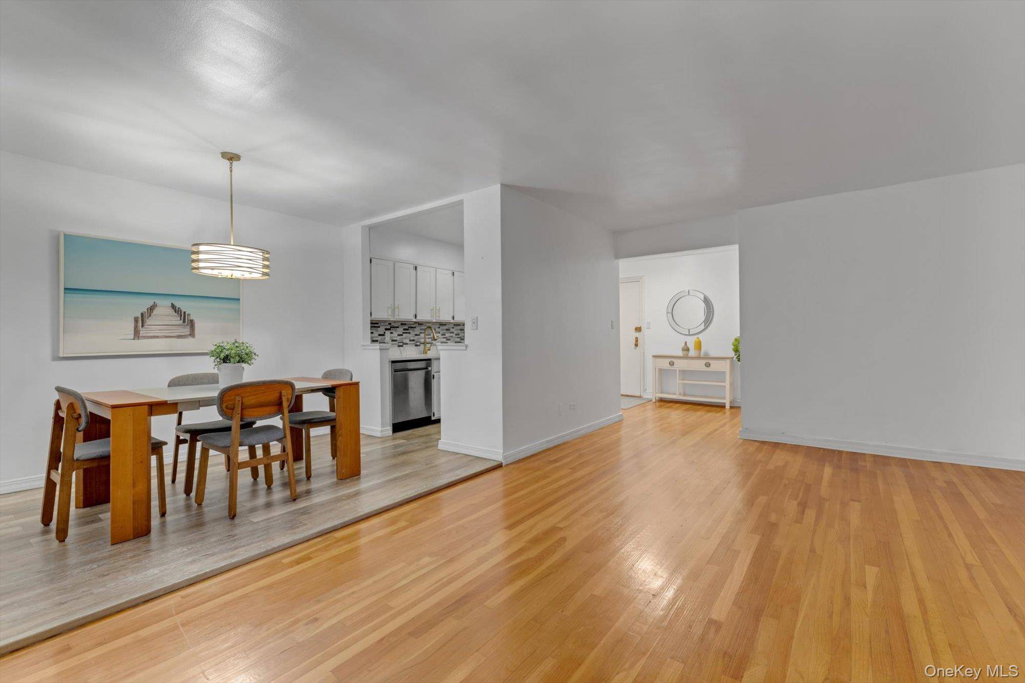 43-25 Douglaston Pkwy ##2-G, Douglaston, NY 11363