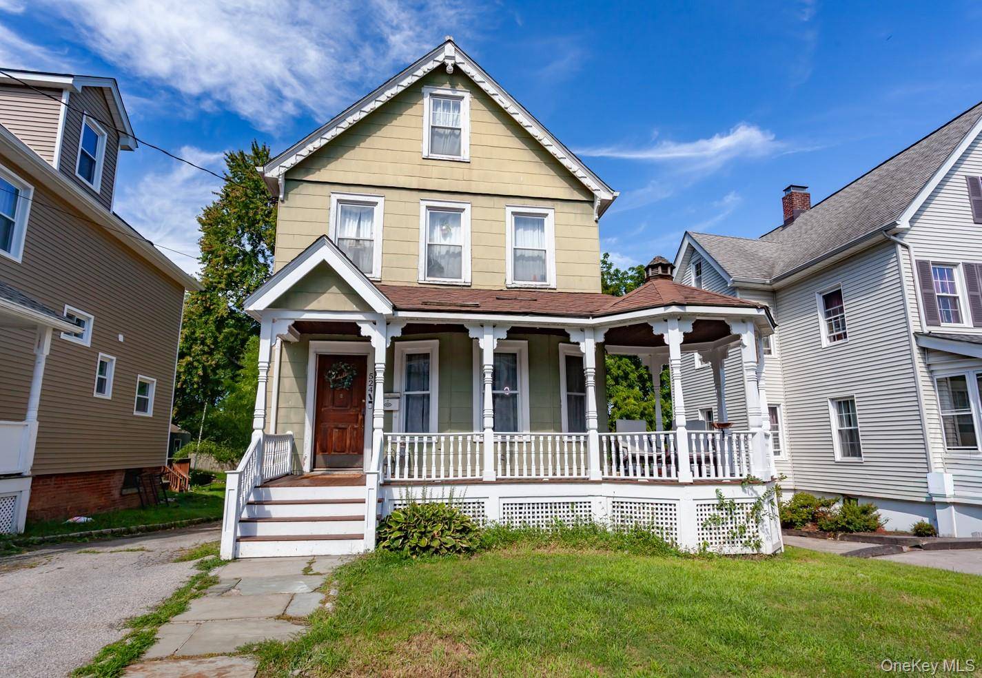 524 Simpson PL, Peekskill, NY 10566
