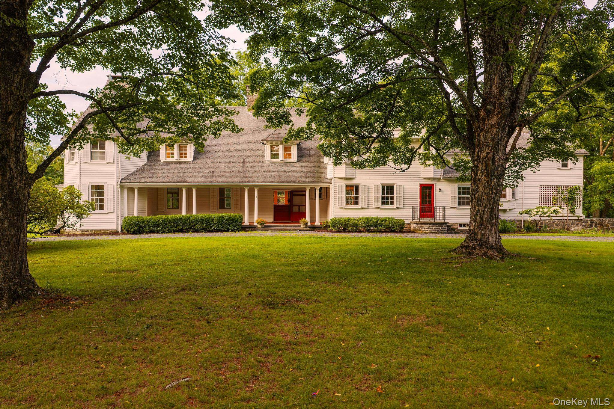 55 Leggett RD, Stone Ridge, NY 12484