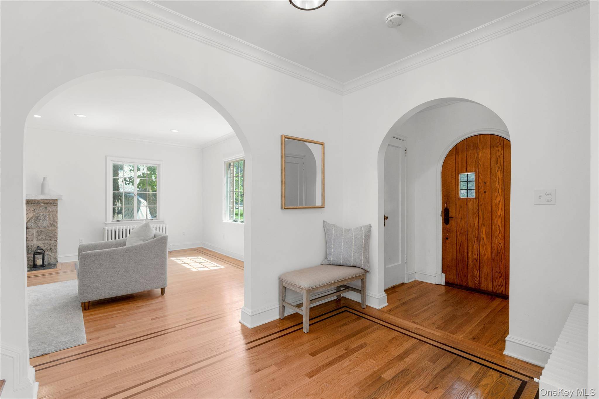 12 Dimitri PL, Larchmont, NY 10538