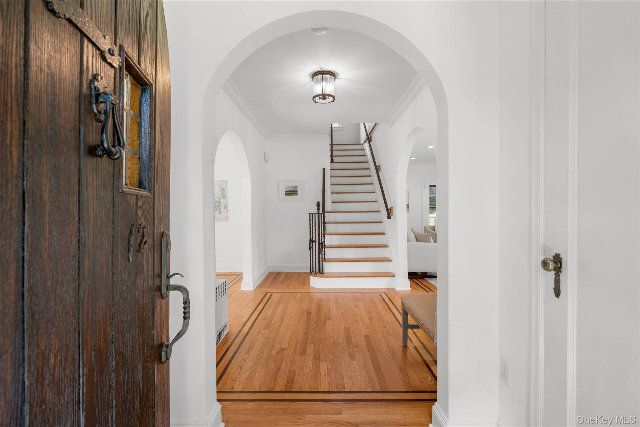 12 Dimitri PL, Larchmont, NY 10538