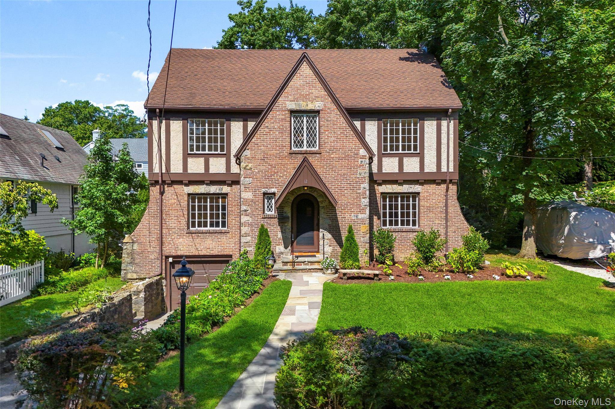 12 Dimitri PL, Larchmont, NY 10538