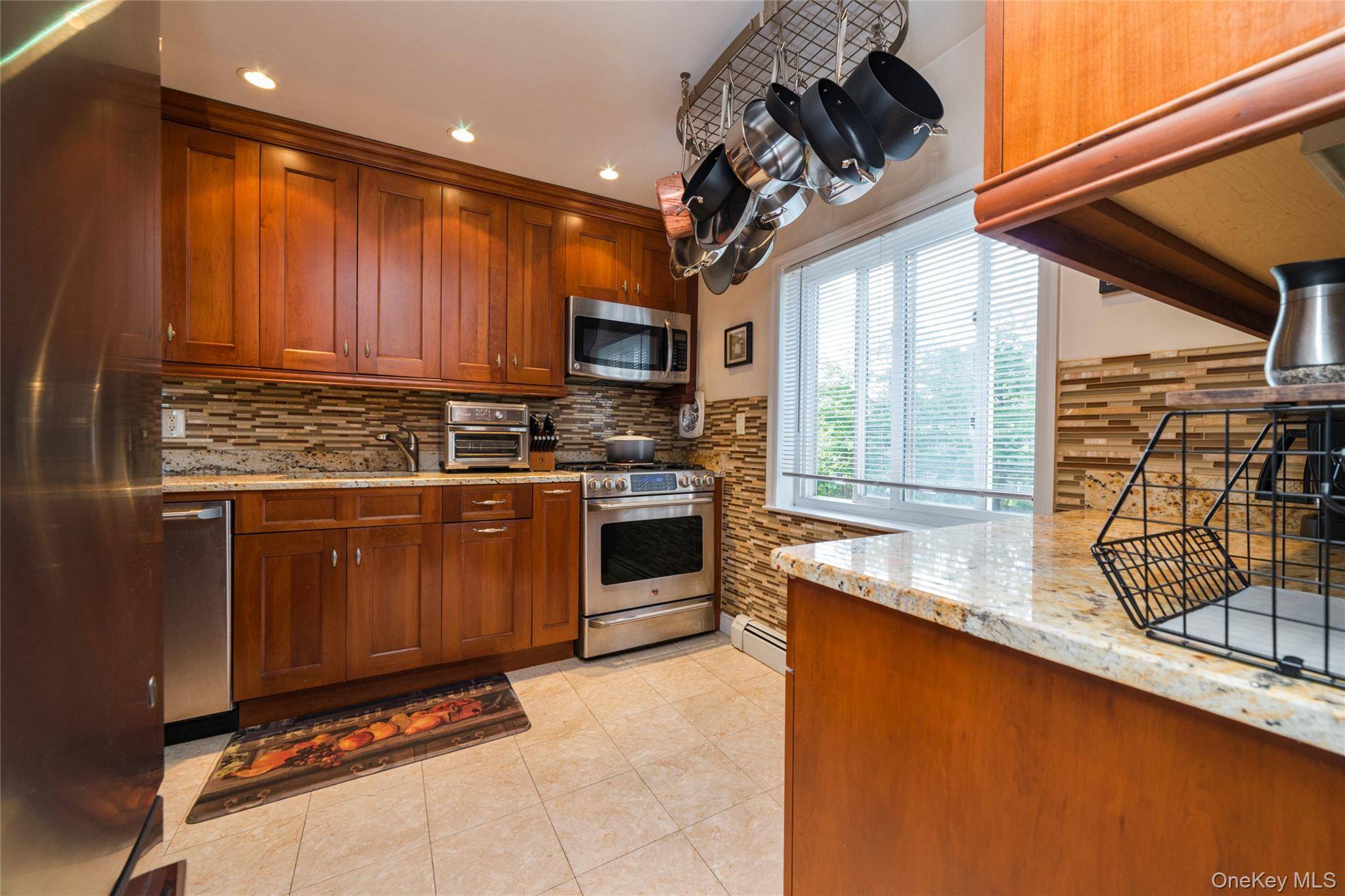 838 Pelhamdale AVE #2H, New Rochelle, NY 10801