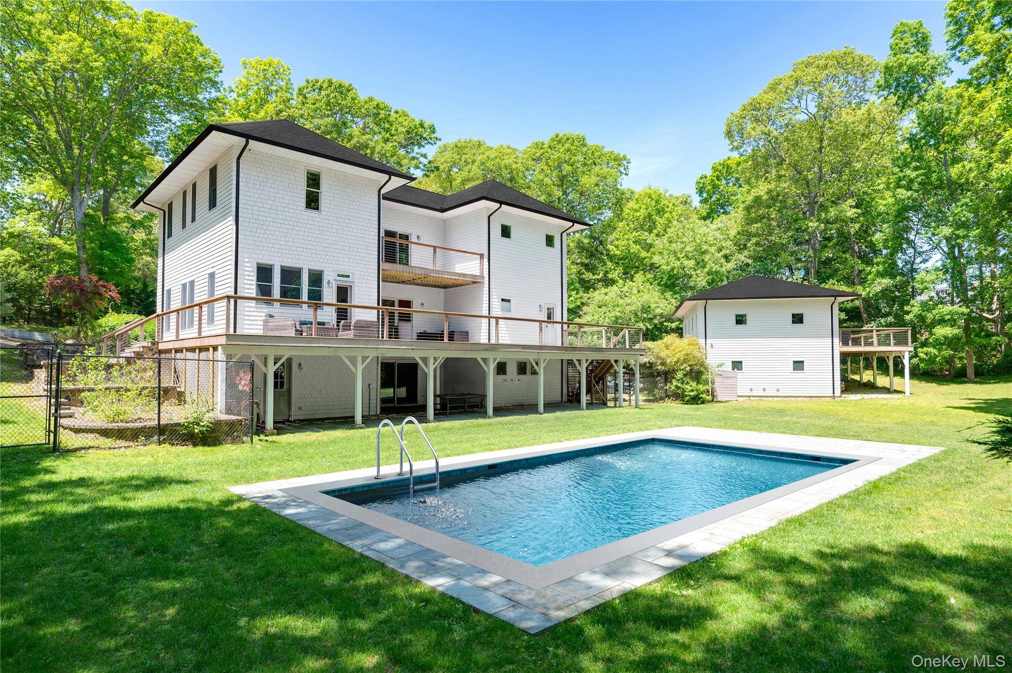 4 Bayview AVE, Shelter Island Heights, NY 11965