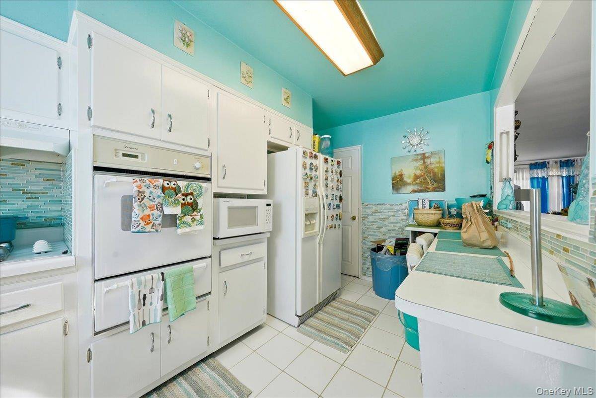 4027 Grace AVE, Bronx, NY 10466