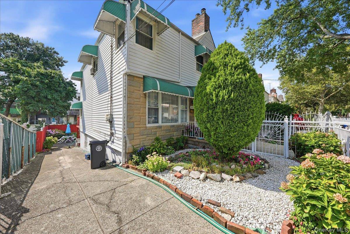 4027 Grace AVE, Bronx, NY 10466