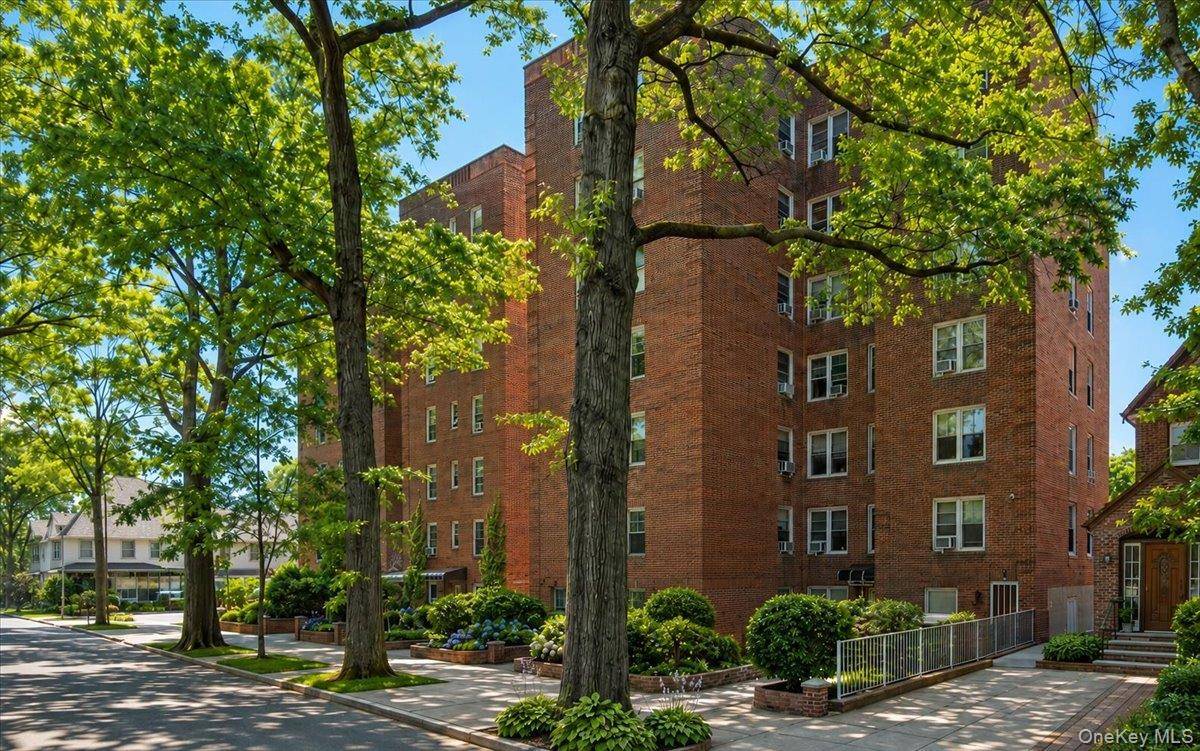 82-40 Austin ST #6B, Kew Gardens, NY 11415